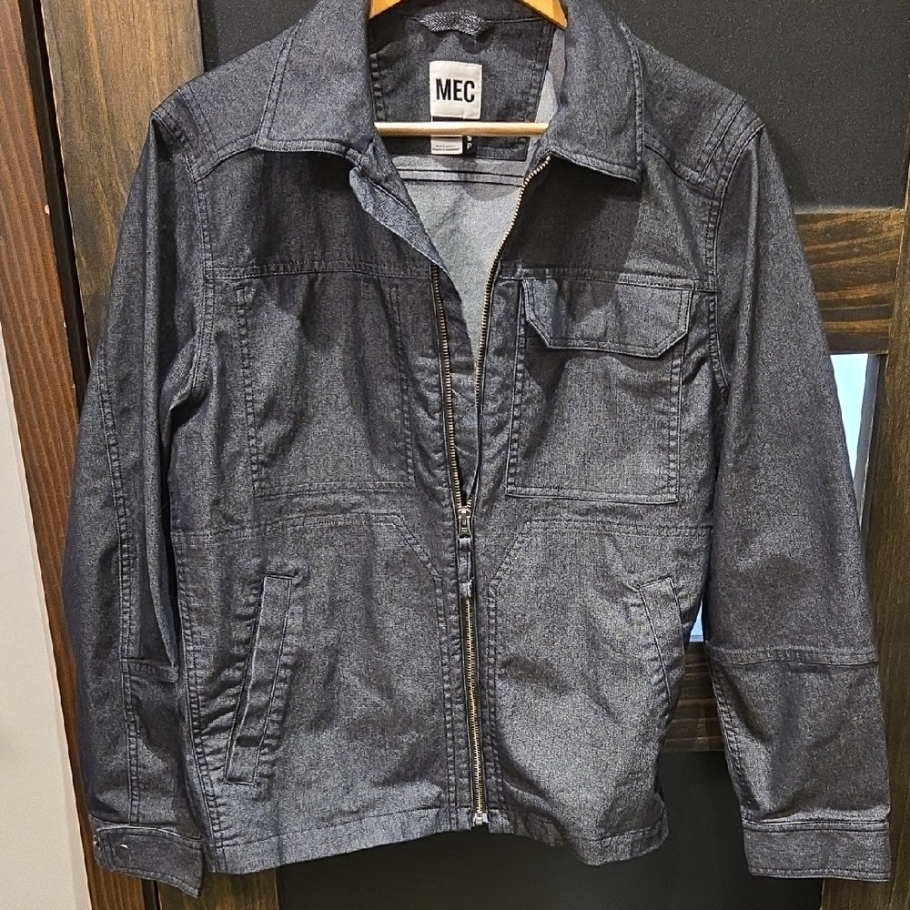 MEC  67% Organic Cotton Mens Charcoal Denim Jacket